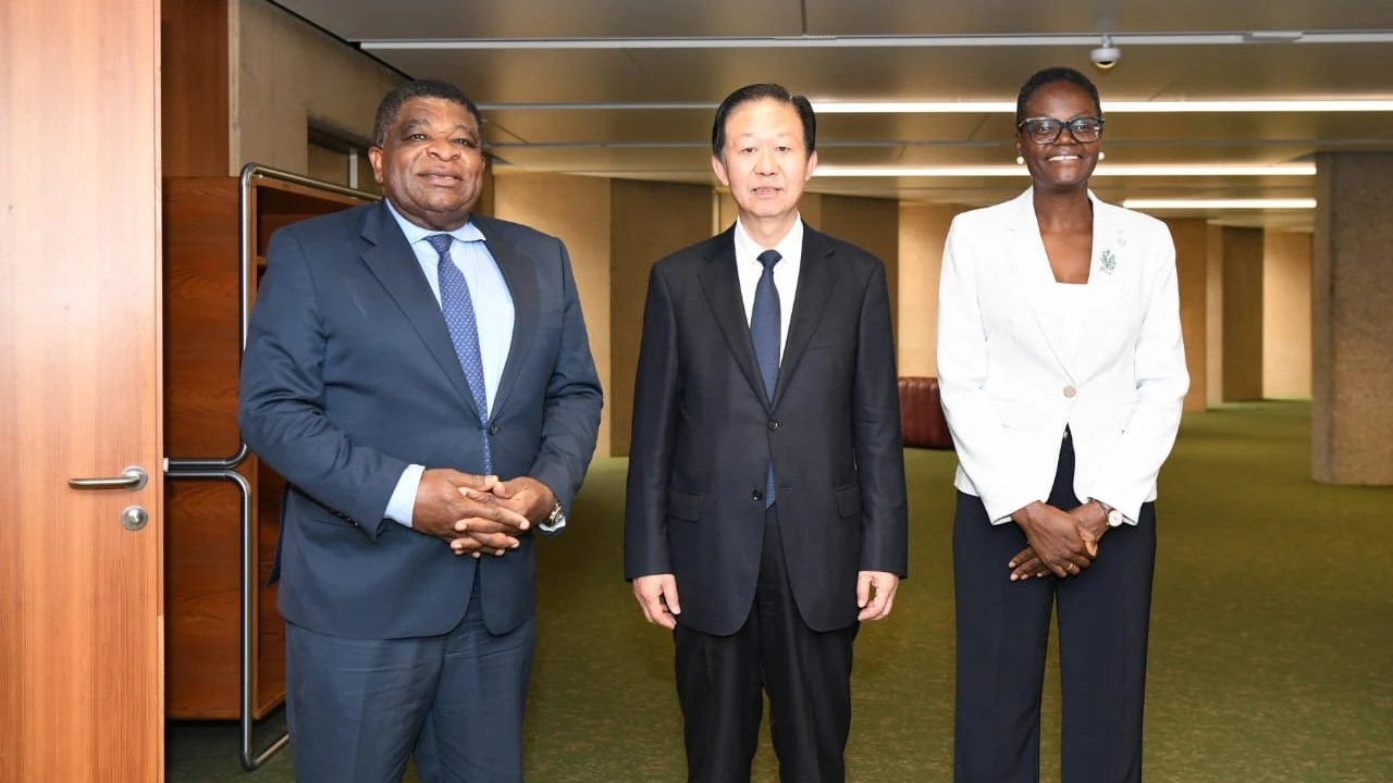 Xiao Jie ©,Vice-Chairman of the National People's Congress of China Standing Committee,meets with Inter-Parliamentary Union (IPU) President Tulia Ackson (R) and IPU Secretary-General Martin Chungong,during the 148th IPU assembly in Geneva, March 25,2024.