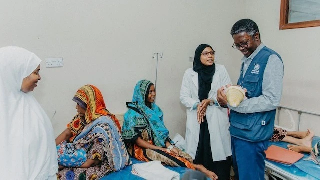 Dr Charles Sagoe-Moses, Country Representative, World Health Organization Tanzania in the maternity ward of Mnazi Mmoja Hospital in Zanzibar. 

