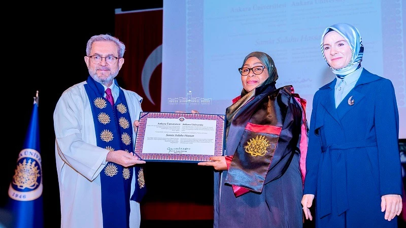 PRESIDENT Samia Suluhu Hassan received doctorate award yesterday from Senate of Ankara University 