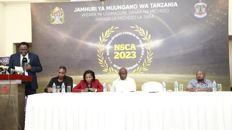 Mwenyekiti wa kamati ya tuzo Profesa Madundo Mtambo akizungumzia Tuzo za BMT 2023 zitakazotolewa Juni 9 Mwaka huu kwenye Ukumbi wa Super Dome  Masaki Dar es Salaam.